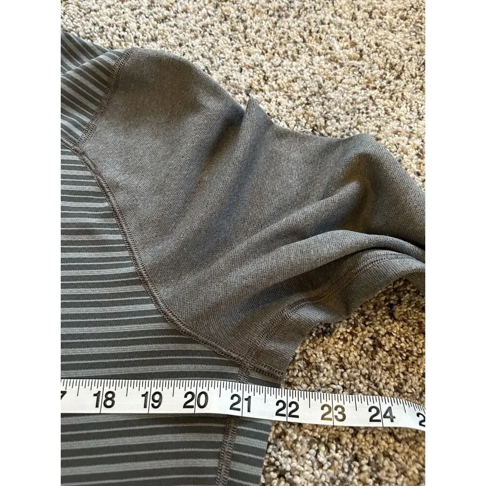 Patagonia sz L Men’s Shirt 1/2 Zip Pullover Stripes Gray Thumb Loops E24